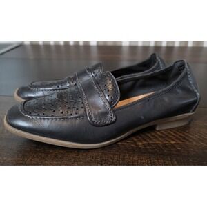 Clarks Lyrical Way Black Leather Perforated Loafers Slip On Comfort Shoes sz 7 M